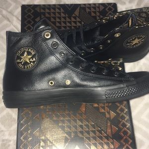 Limited edition High top Converse